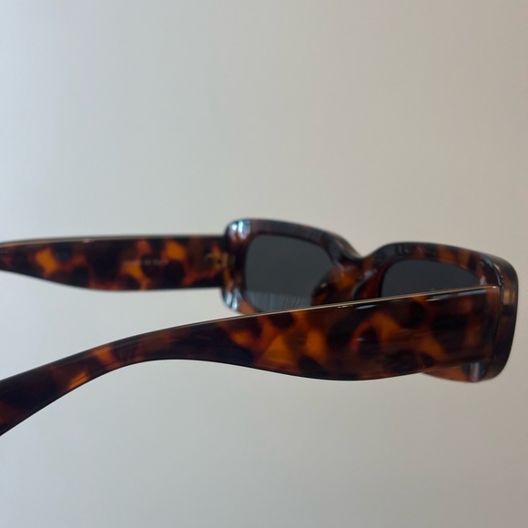 Tortoise Shell Rectangular Sunglasses - Picture 2 of 3